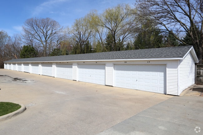 3 Stortz Drive, Bloomington, IL 61701 - photo 4