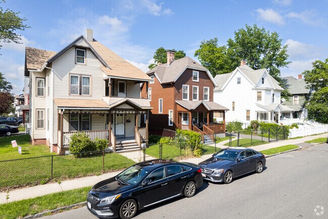 Great row of homes in McKnight