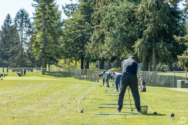 A short drive from East Fife, North Shore Golf Course offers residents top notch facilities.