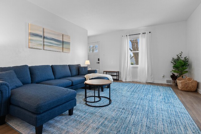 914 Quincy St unit 914, Sturgeon Bay, WI 54235 - photo 3