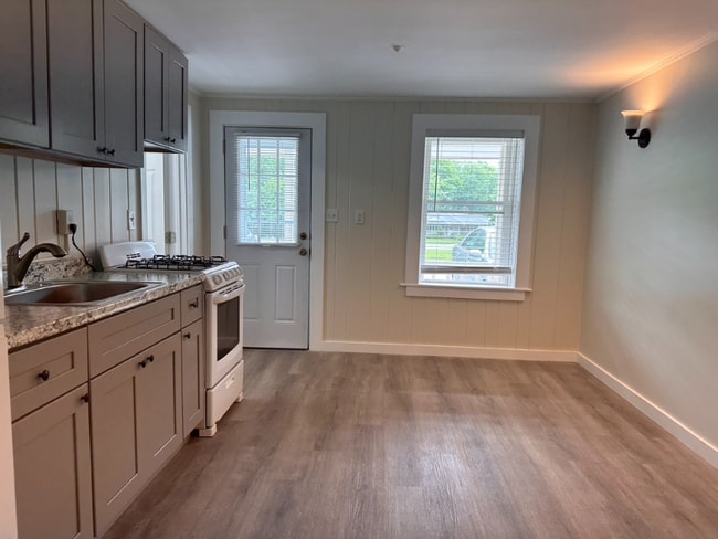 187 West St unit 12, Hatfield, MA 01088 - photo 2