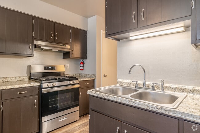 2BR, 2BA - 1,100SF - Kitchen