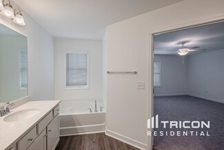127 E Rdg Way, Woodstock, GA 30188