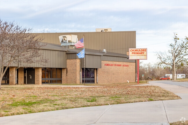 Okmulgee primary school is located in OK.