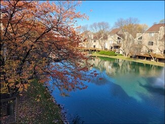 9412 Hunters Creek Dr, Blue Ash, OH 45242