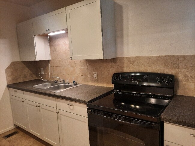 512 Phoenix Ave unit 9, Daytona Beach, FL 32118 - photo 5