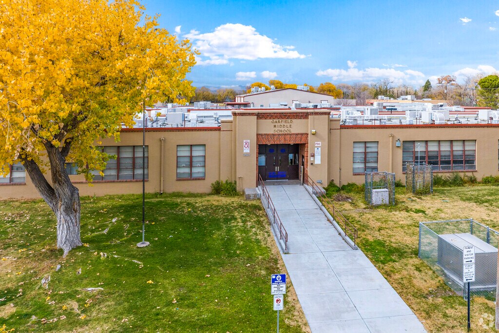 Garfield Middle, which follows a project-based curriculum, earns a C rating from Niche.