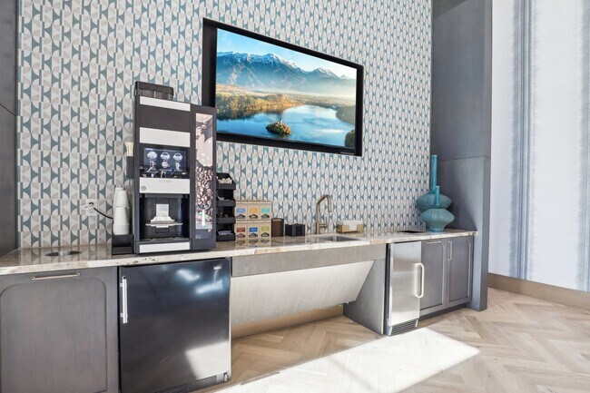 Ainsley at the Collective, Las Vegas, NV 89169 - photo 7