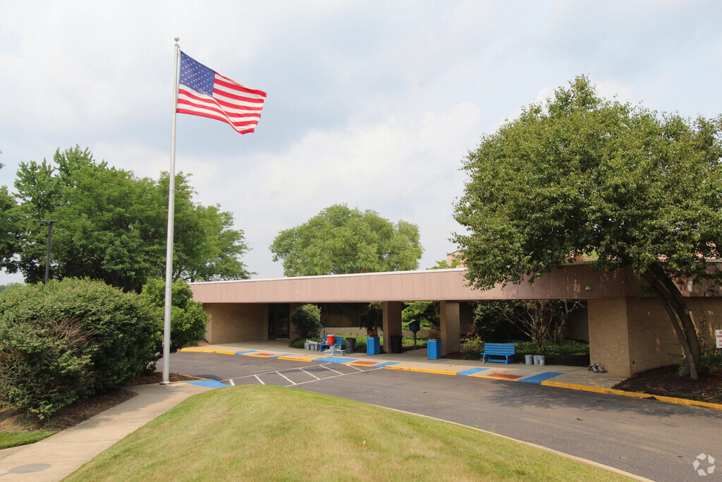 Hamilton County
Mathematics and Science Academy in Mount Healthy Heights opened in 1998.