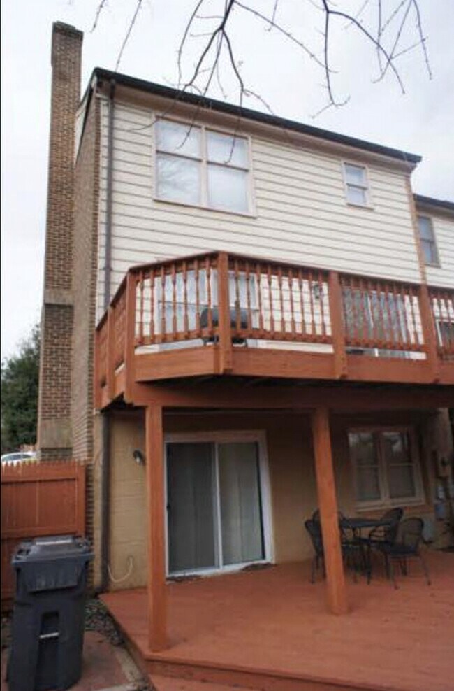 7713 Bristol Square Ct, Springfield, VA 22153 - photo 3