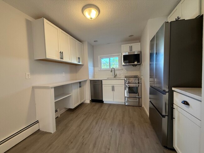 8 Friend St unit 4, Waltham, MA 02453 - photo 7