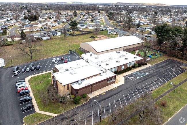 Plenty of parking at Hope Lutheran School.