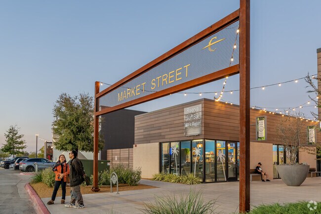 Chisholm Creek offers dining options and family entertainment for Val Verde residents.