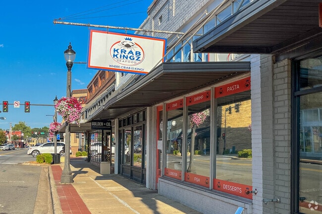 Downtown Conway residents can enjoy a good crab dinner at Krab Kingz Conway.
