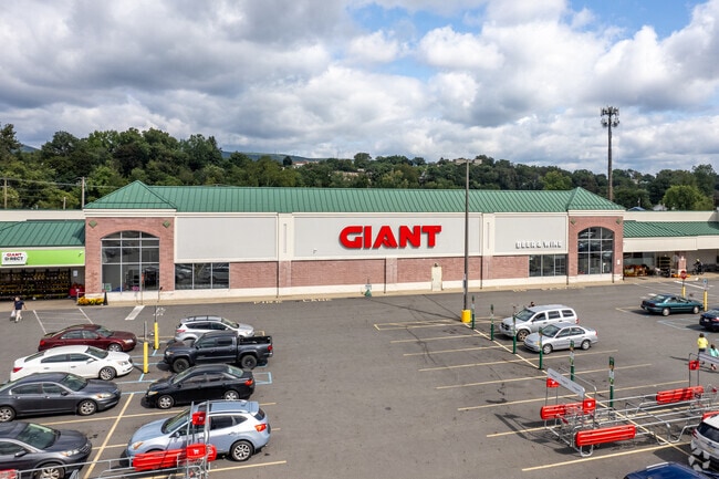 Giant Market in Greenridge fulfills residents' grocery needs.