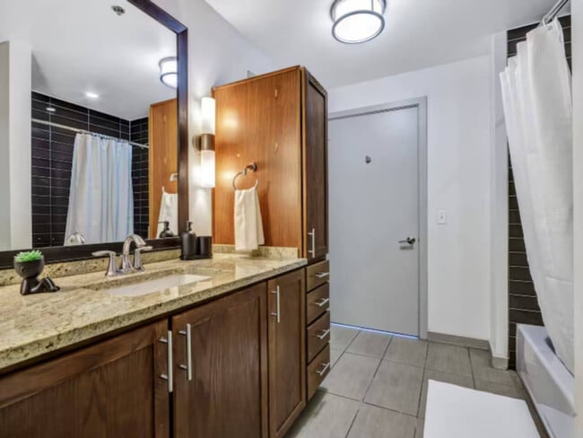 1555 Elm St unit ID1335754P, Dallas, TX 75201 - photo 4