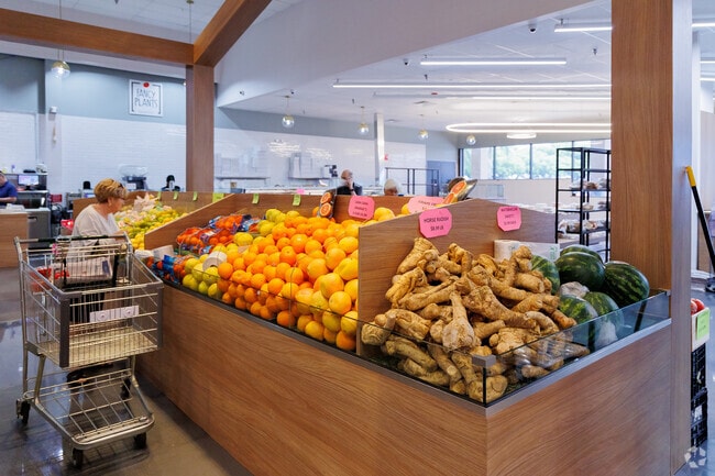 KC Market is a one-stop shop for kosher foods and Jewish products near Valencia Isles.