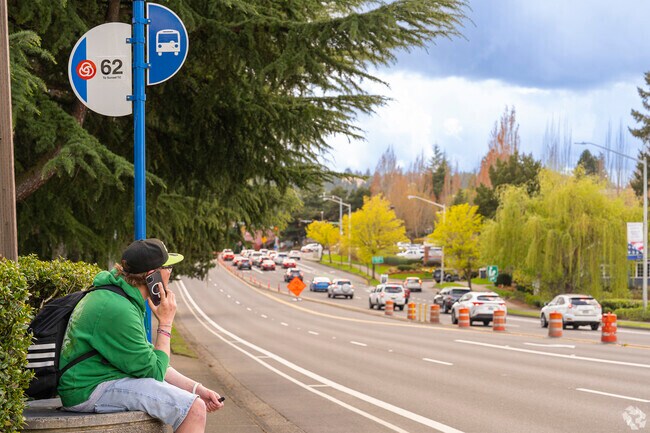 Tri-met bus stops along SW Murray Blvd. for easy commuting from Neighbors Southwest.