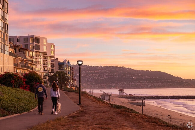 Redondo Beach residents can take daily strolls along either the strand or Redondo Esplanade.