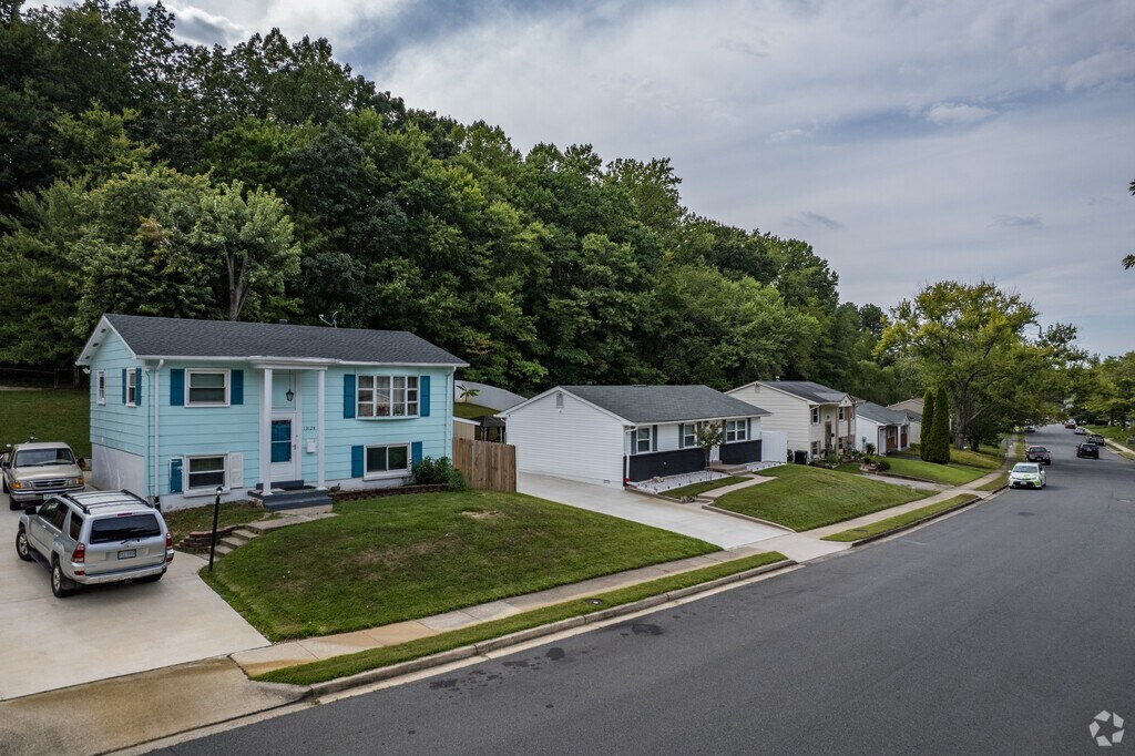 13410 Hillendale Dr, Woodbridge, VA 22193