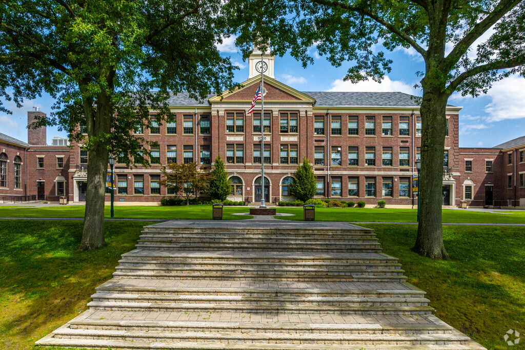 Older students of Ramsey attend Ramsey High School.