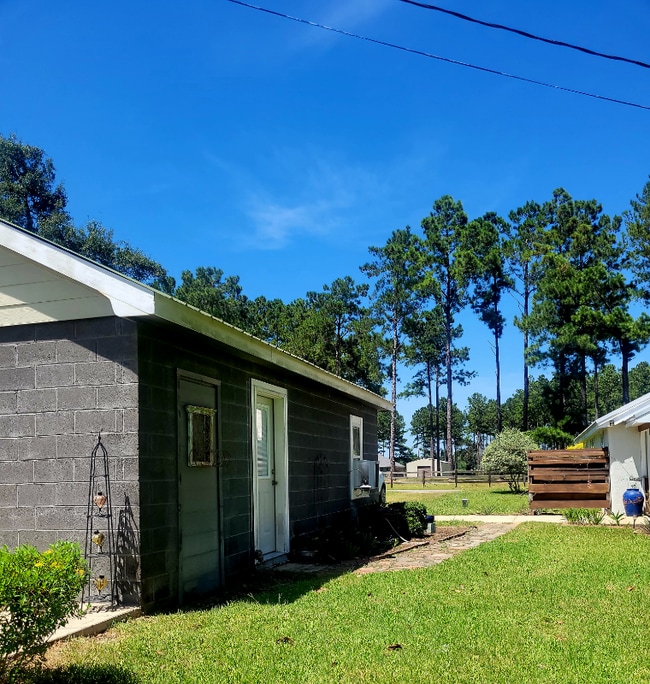 123 Gordon Rd, Lucedale, MS 39452