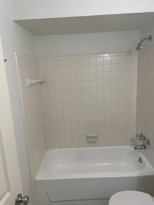 18401 Joy Rd unit 8, Detroit, MI 48228 - photo 6