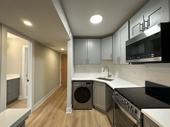 1214 N La Salle Dr unit J08P, Chicago, IL 60610 - photo 5