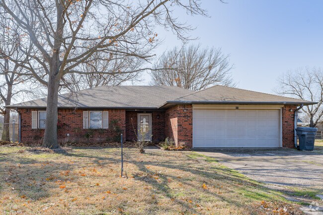 Ranches and bungalows are the main home styles in Ardmore, with a median price of $189,000.