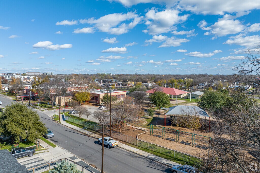 Ridgetop Elementary School nurtures a vibrant community of young minds.