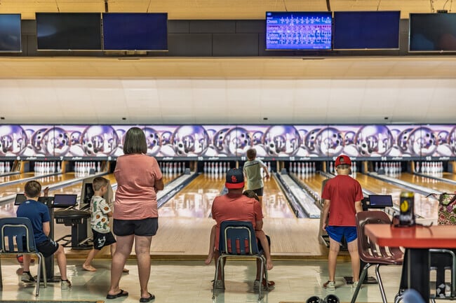 4th Street Bowl has been a Wilson-Hutton and Joplin institution since 1946.