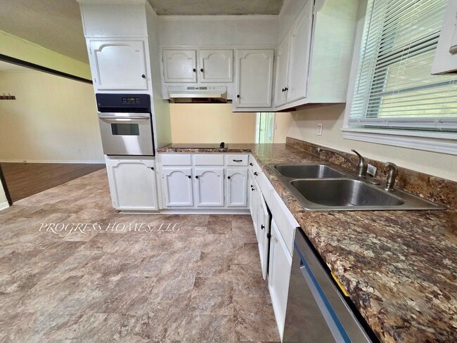 327 Larkwood Dr SW, Decatur, AL 35601 - photo 3