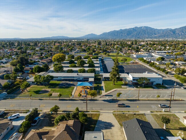 Vineland Elementary School serves Baldwin Park and the surrounding areas.