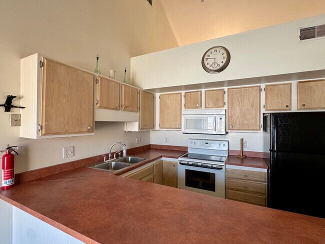 111 E 6th St unit E, Bloomington, IN 47408 - photo 3