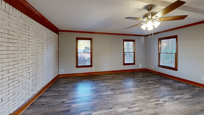 1220 Twelve Oaks Cir, Watkinsville, GA 30677 - photo 2