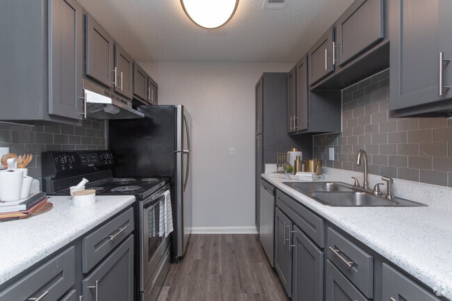 Peaks Landing, Conyers, GA 30013 - photo 4