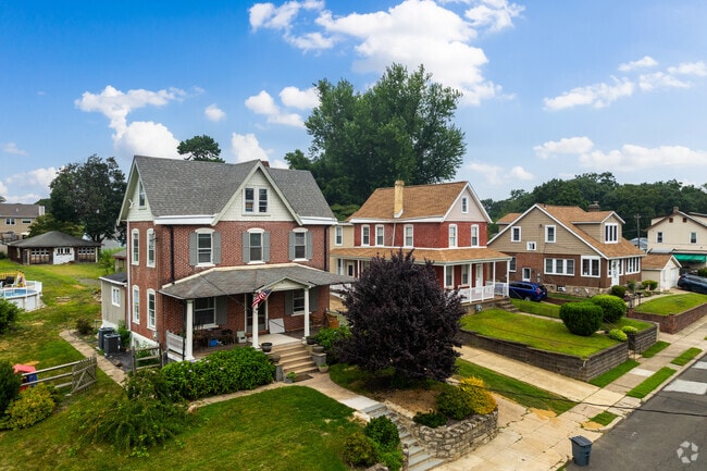 A mix of Colonial and traditional homes line quiet streets in Rockledge.