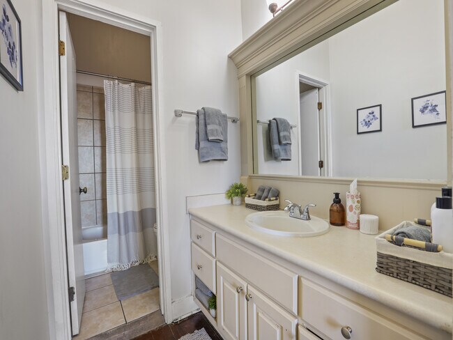 66 S Front St unit 21, Memphis, TN 38103 - photo 6