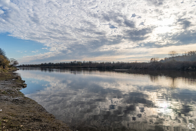 Lake River is just down the hill from the homes of Felida-Starcrest neighborhood.