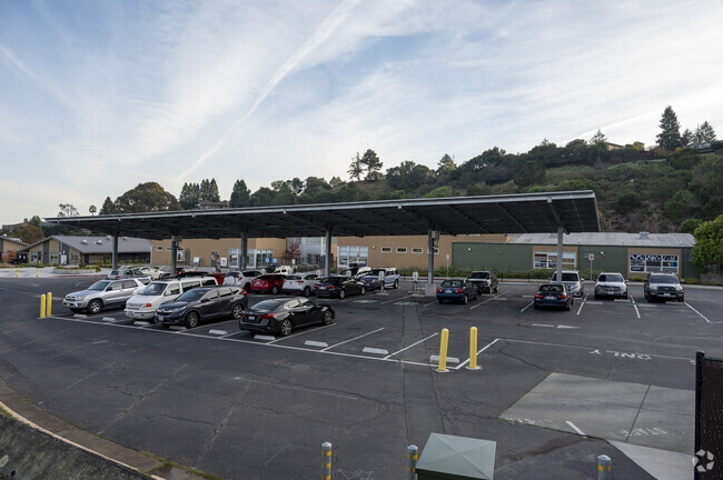 San Pedro Elementary School serve students in San Rafael area.