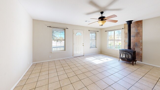 538 Lakewood Rd, Denison, TX 75020 - photo 2