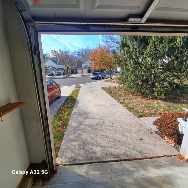 113 Glennbrook Ct, Chalfont, PA 18914 - photo 3