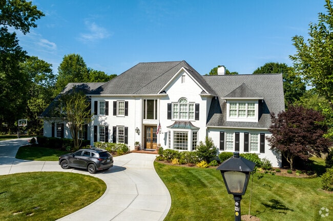 Locals enjoy living in one of the many mansions in the Hembstead neighborhood.