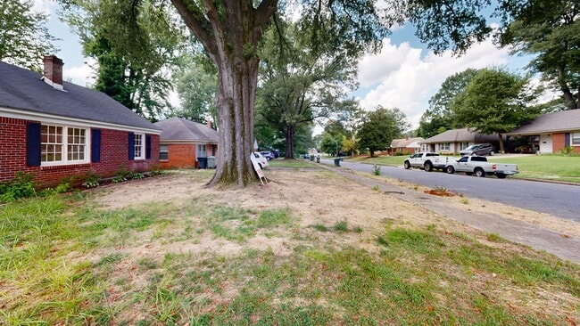 5055 Wingdale Rd, Memphis, TN 38117 - photo 2