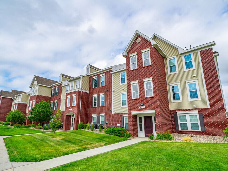 Lynbrook Apartments and Townhomes 19910 Lake Plaza, Elkhorn, NE