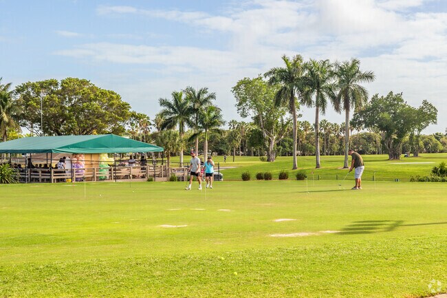 Enjoy a good swing any time of the year at Palmetto Golf Course in Palmetto Estates, FL.