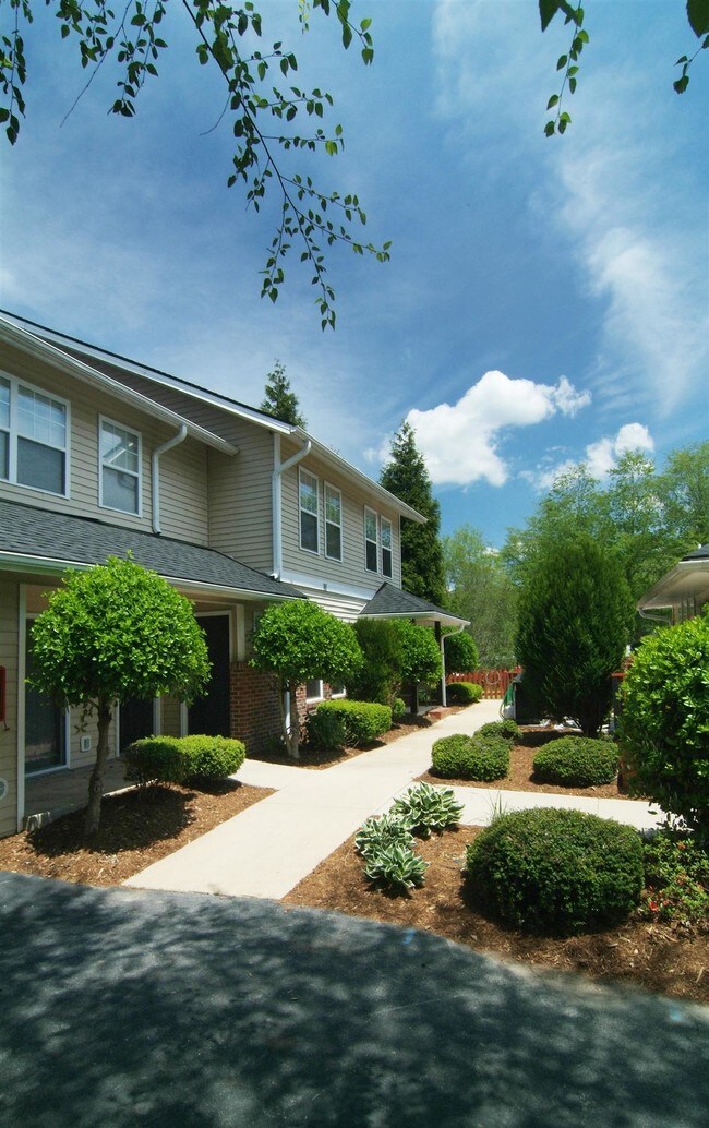 The Residences at Chadwick Square Court, Hendersonville, NC 28739 - photo 2