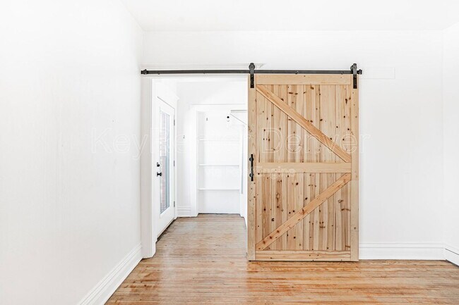 227 S Logan St unit 2, Denver, CO 80209 - photo 5