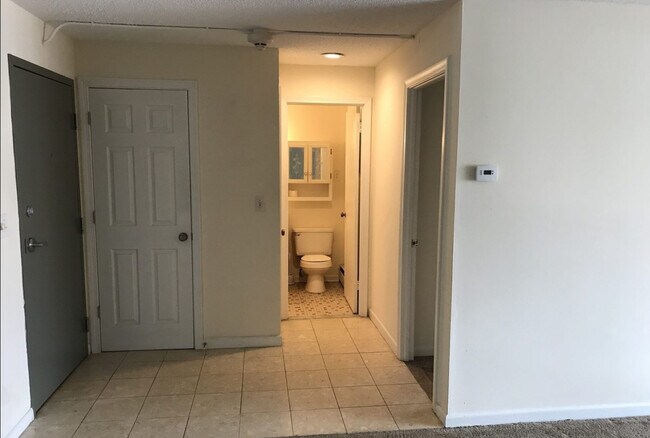 Wethersford Condominium unit A6, Hartford, CT 06114 - photo 6