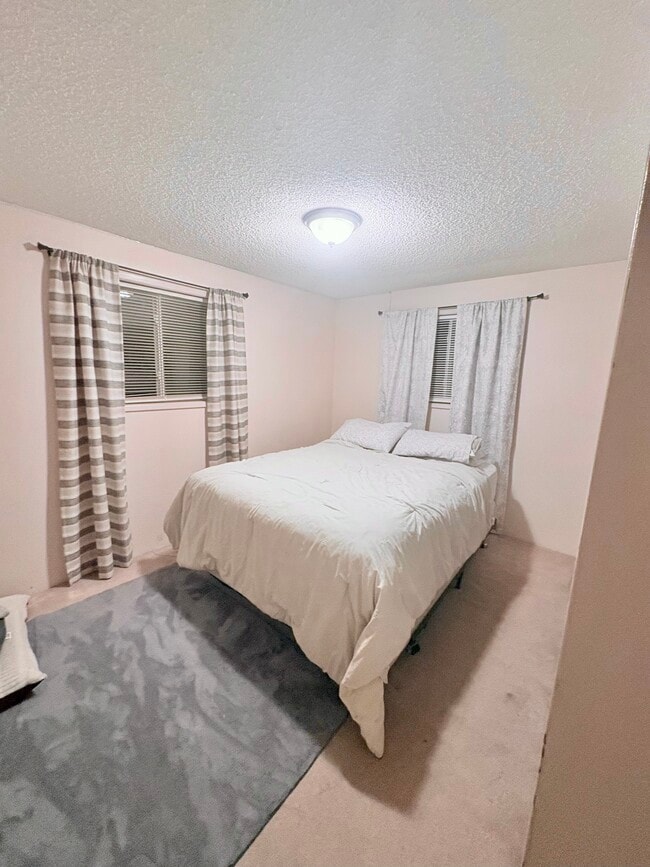 795 Oak Knoll Dr, Ashland, OR 97520